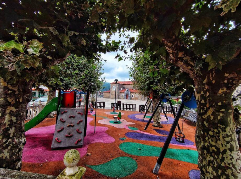 Hoja De Arce - Apartamento Rural كاسترو أورديالس المظهر الخارجي الصورة