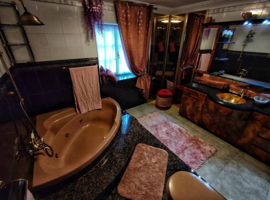 Hoja De Arce - Apartamento Rural كاسترو أورديالس المظهر الخارجي الصورة